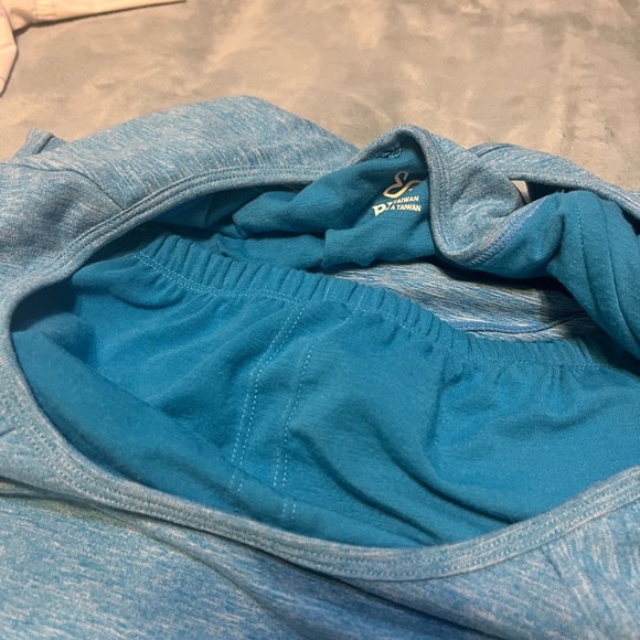 Athletic dress - Picture 4 of 7